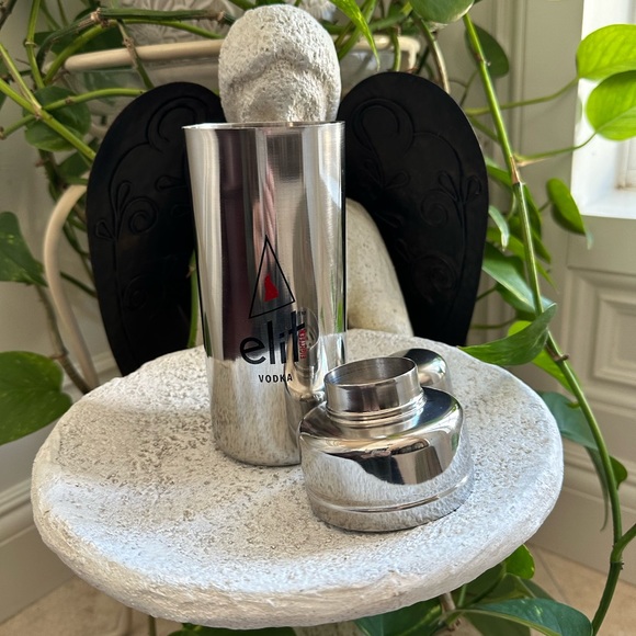 elit vodka silver shiny cocktail shaker - three pieces - Picture 6 of 8